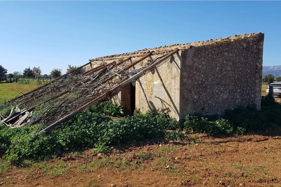 Baugrundstück mit genehmigtem Finca-Projekt und Tramuntana-Blick in Consell