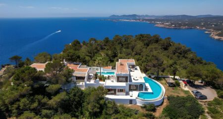 Halbinsel von Ibiza, Spanien zum Verkaufen mit 3 exklusiven Villen für 35 Millionen Euro 3