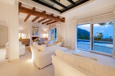 Tradionelle Villa mit Pool kaufen Camp de Mar Mallorca Rossitza Hantelmann18