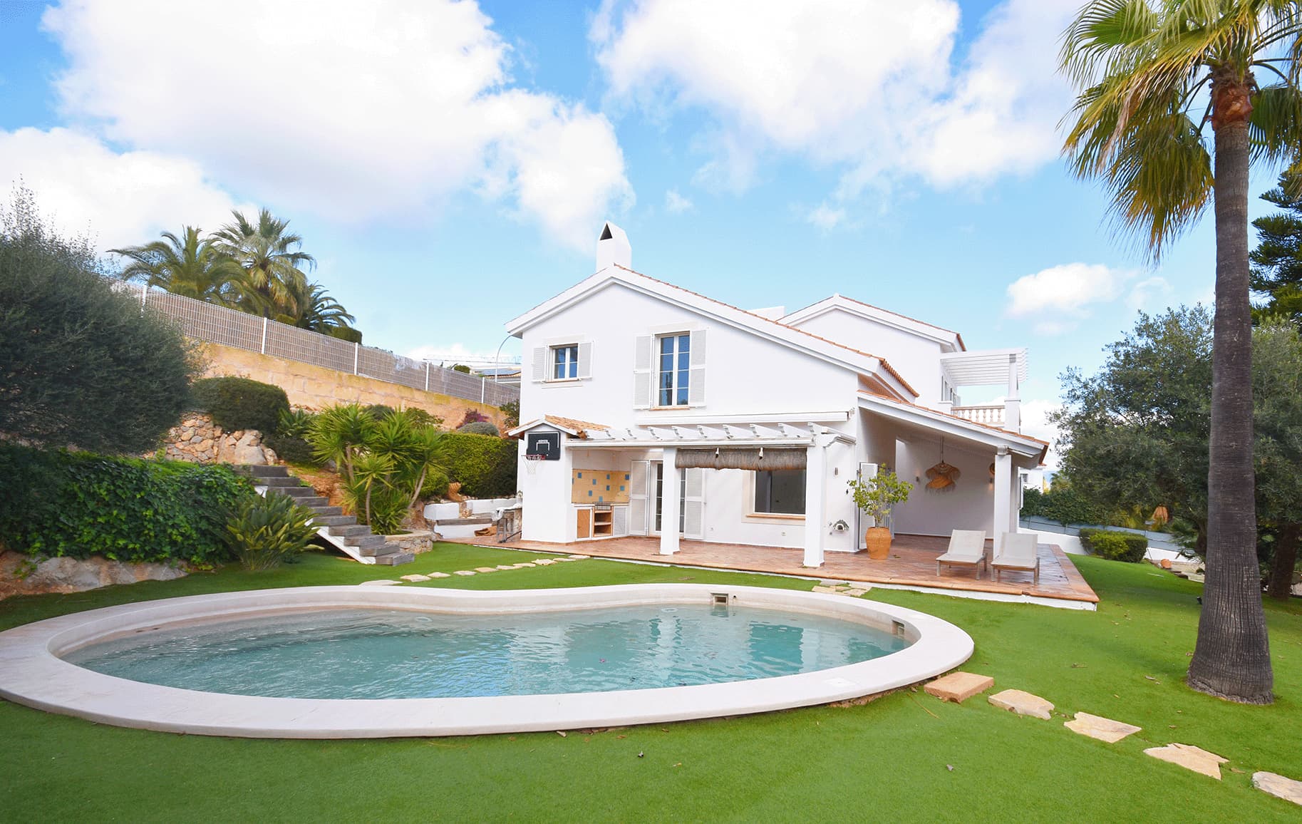 Familienvilla in Santa Ponsa mit Meerblick Ansicht Haus