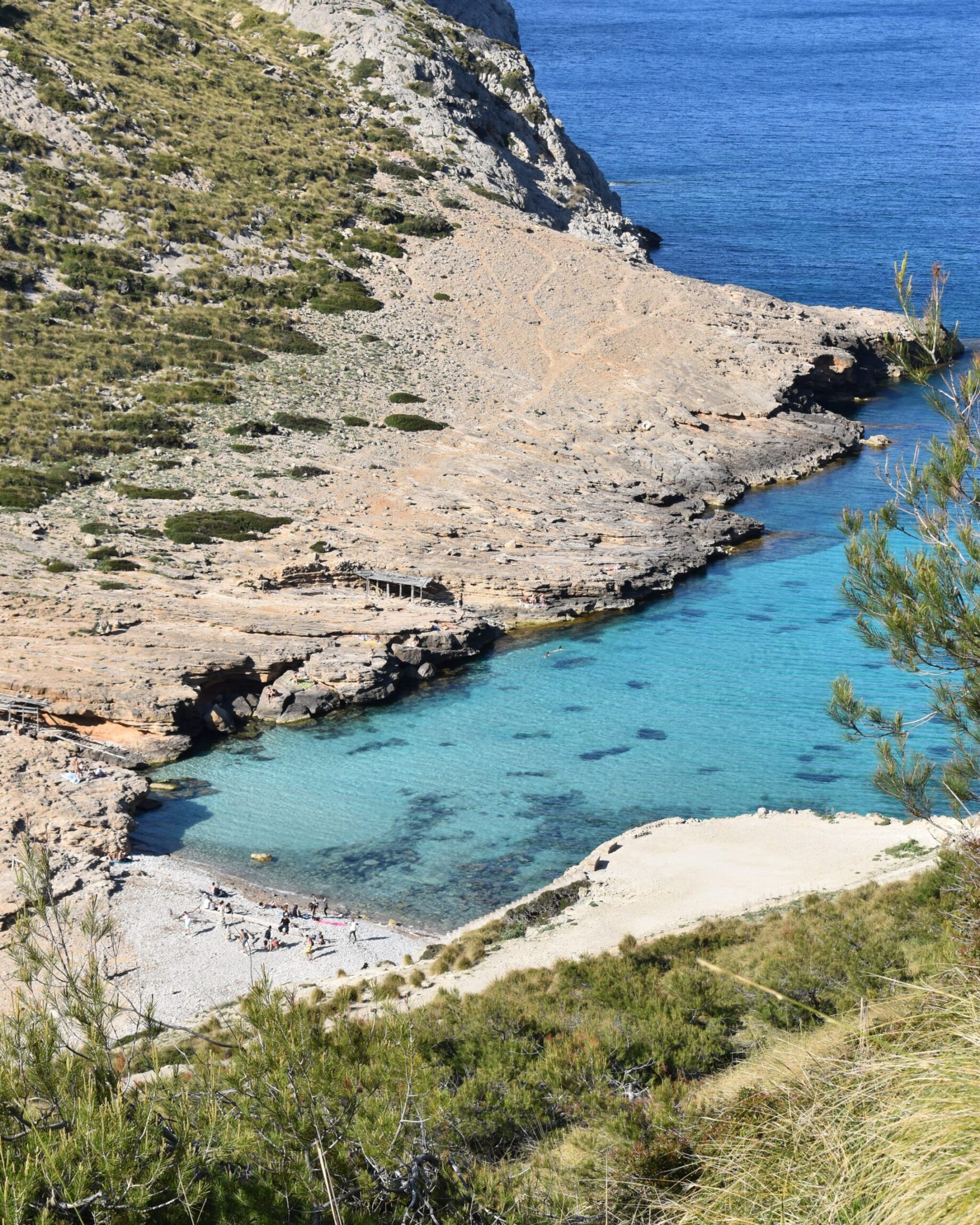 Mallorca norte Panorama Playa y mar azul claro